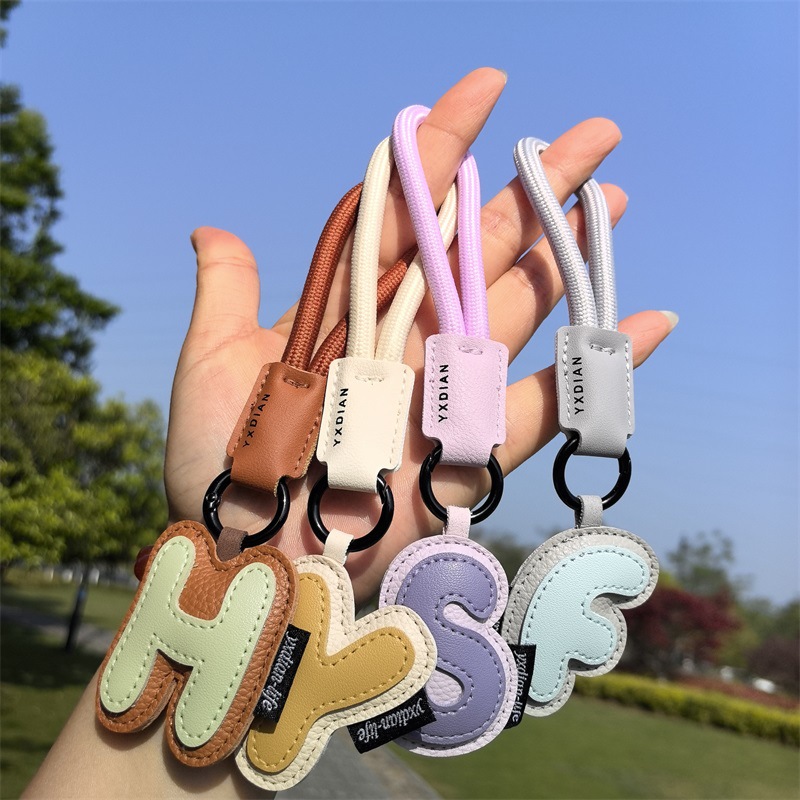 Кожаный брелок с инициалами от – обзор и цена Monogram Keychain Leather