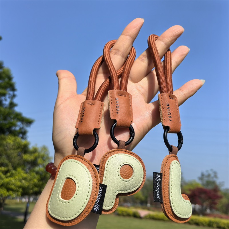 Кожаный брелок с инициалами от – обзор и цена Monogram Keychain Leather
