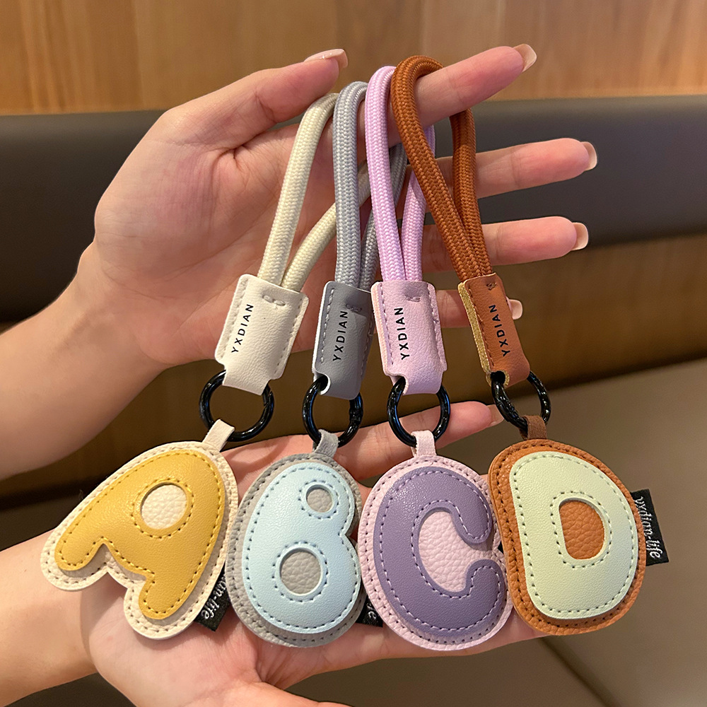 Кожаный брелок с инициалами от – обзор и цена Monogram Keychain Leather